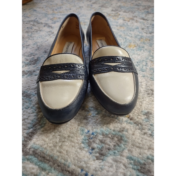 Etienne Aigner Oxford Loafers - Picture 2 of 3